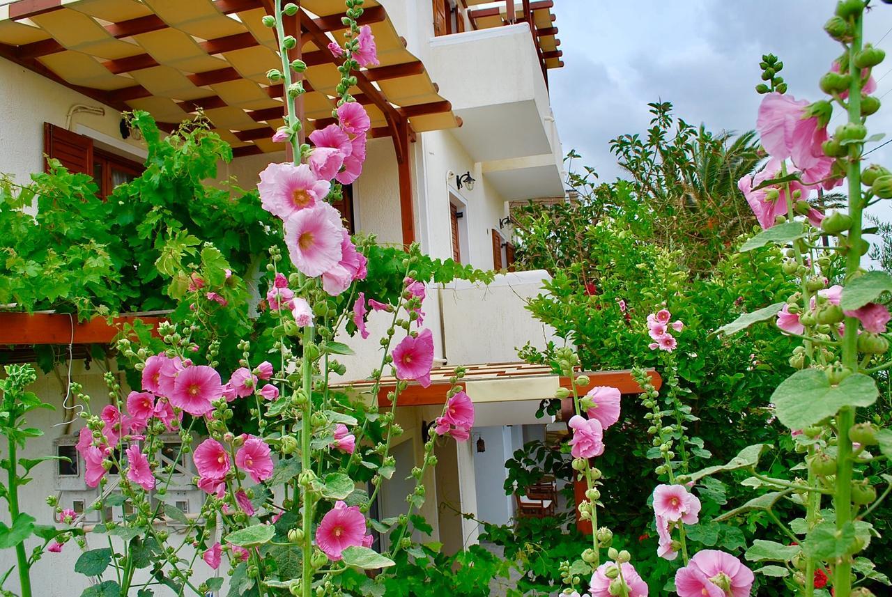 Deluxe Studios & Suites Ageri-Milos Adamantas  Dış mekan fotoğraf